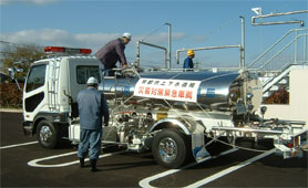 3.8トン加圧式給水車